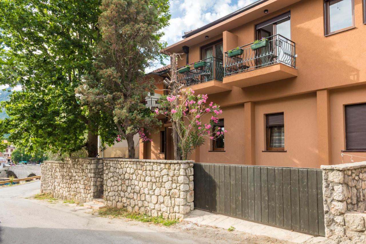 Cave Apartment Вирпазар Екстериор снимка