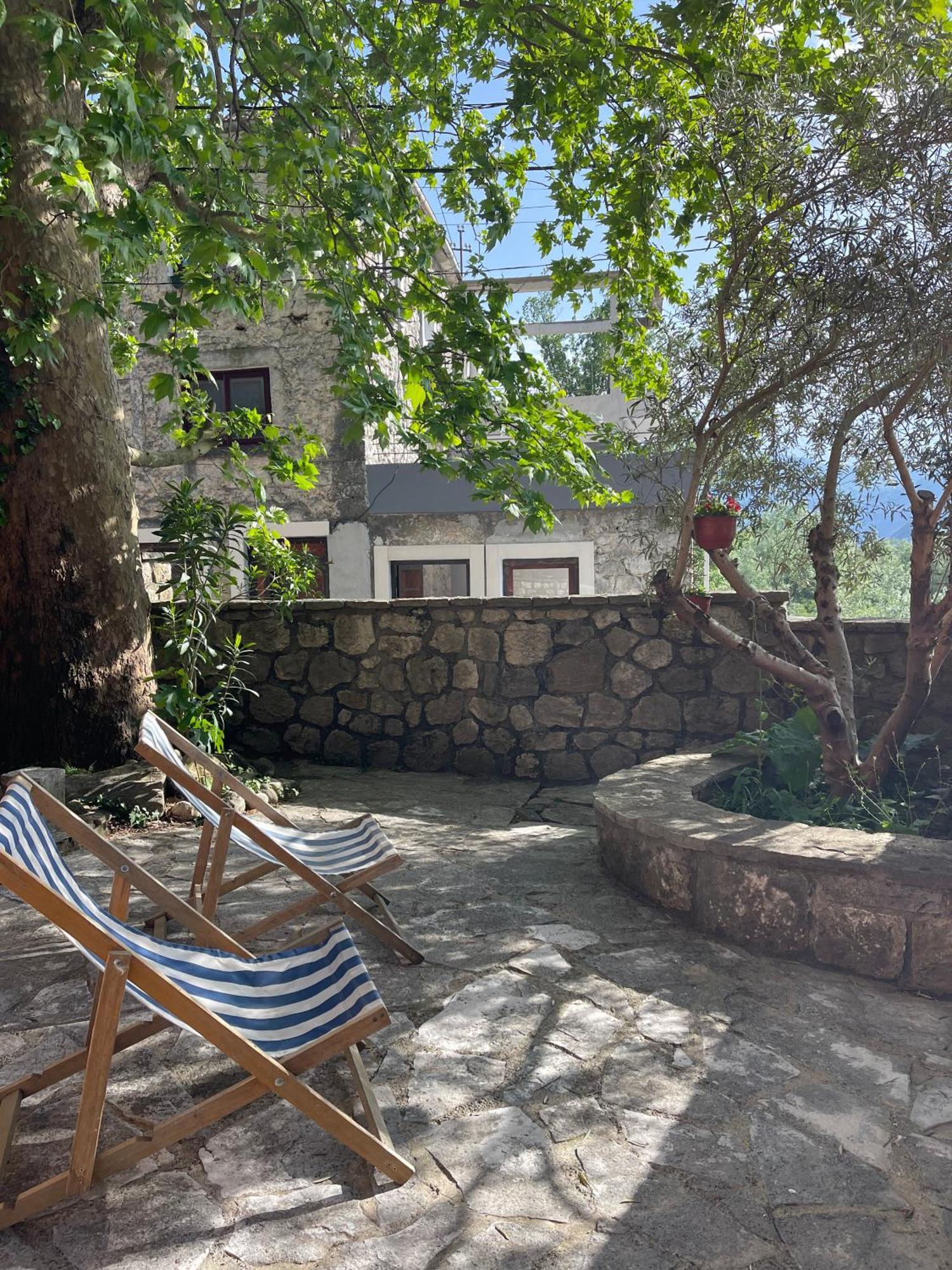 Cave Apartment Вирпазар Екстериор снимка