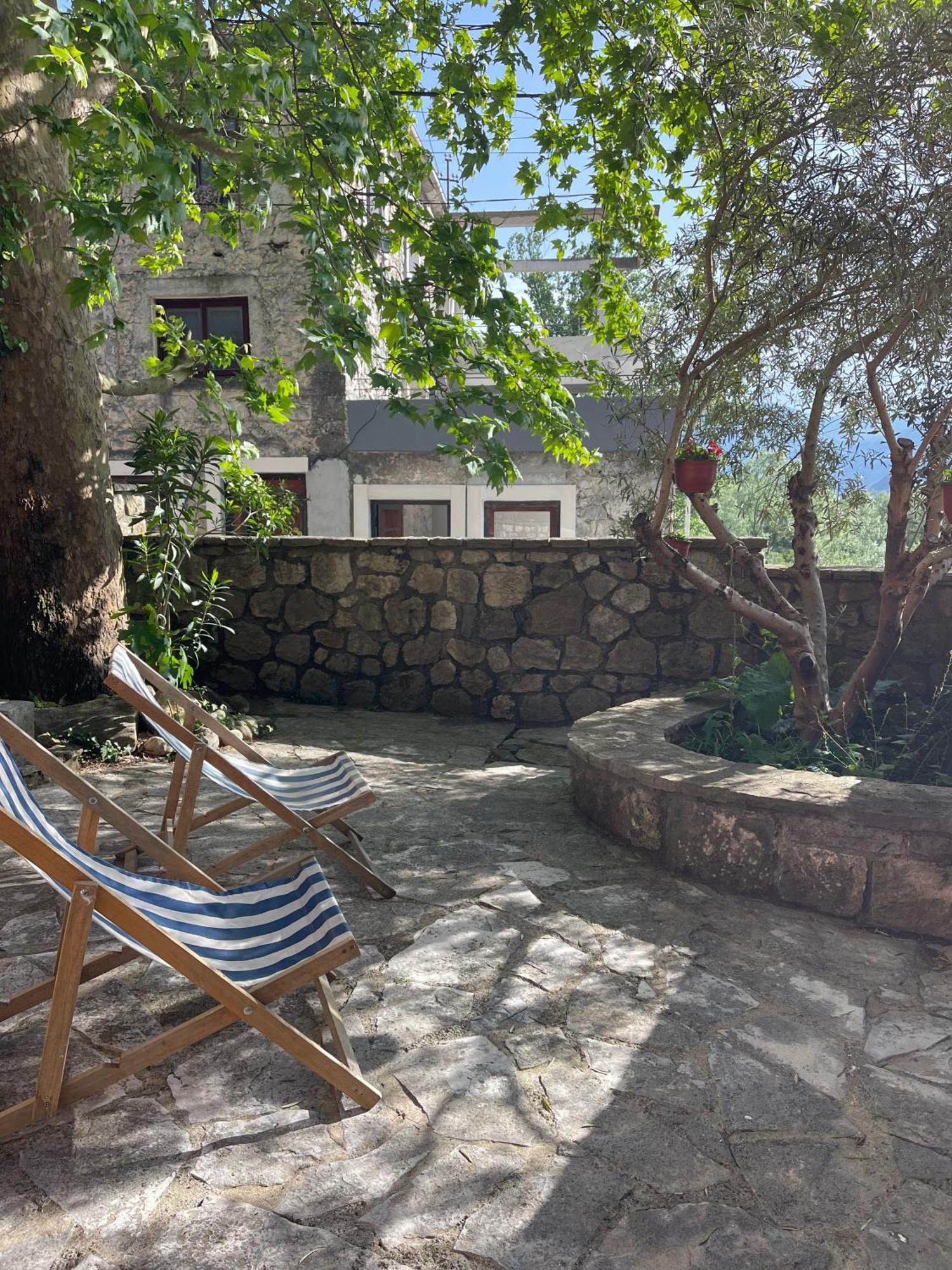 Cave Apartment Вирпазар Екстериор снимка